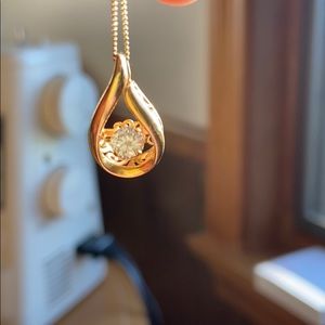 Gold Necklace Shimmering Stars Diamond teardrop